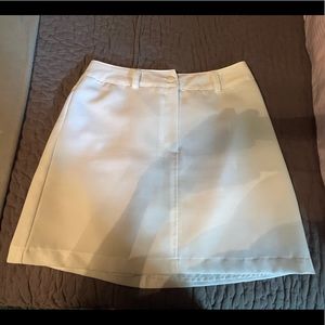 White mini skirt, size 6.